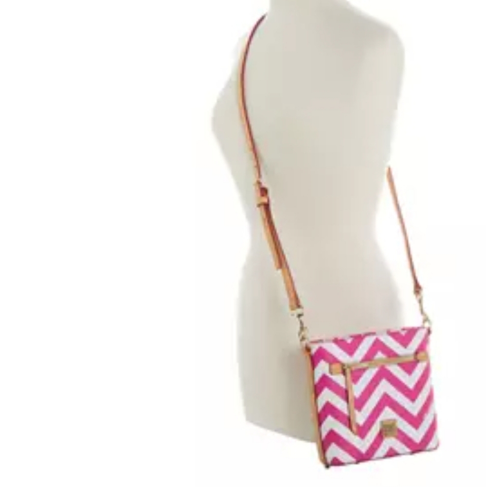 NWT Dooney & Bourke Small Zip Crossbody- Chevron Fuchsia/White